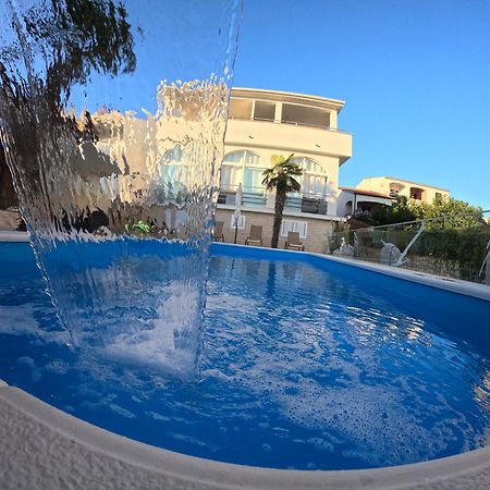 Apartments Sun Dance With Heated Pool 노바야 외부 사진