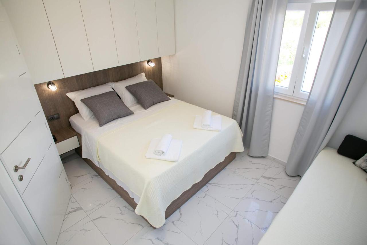 Apartments Sun Dance With Heated Pool 노바야 외부 사진
