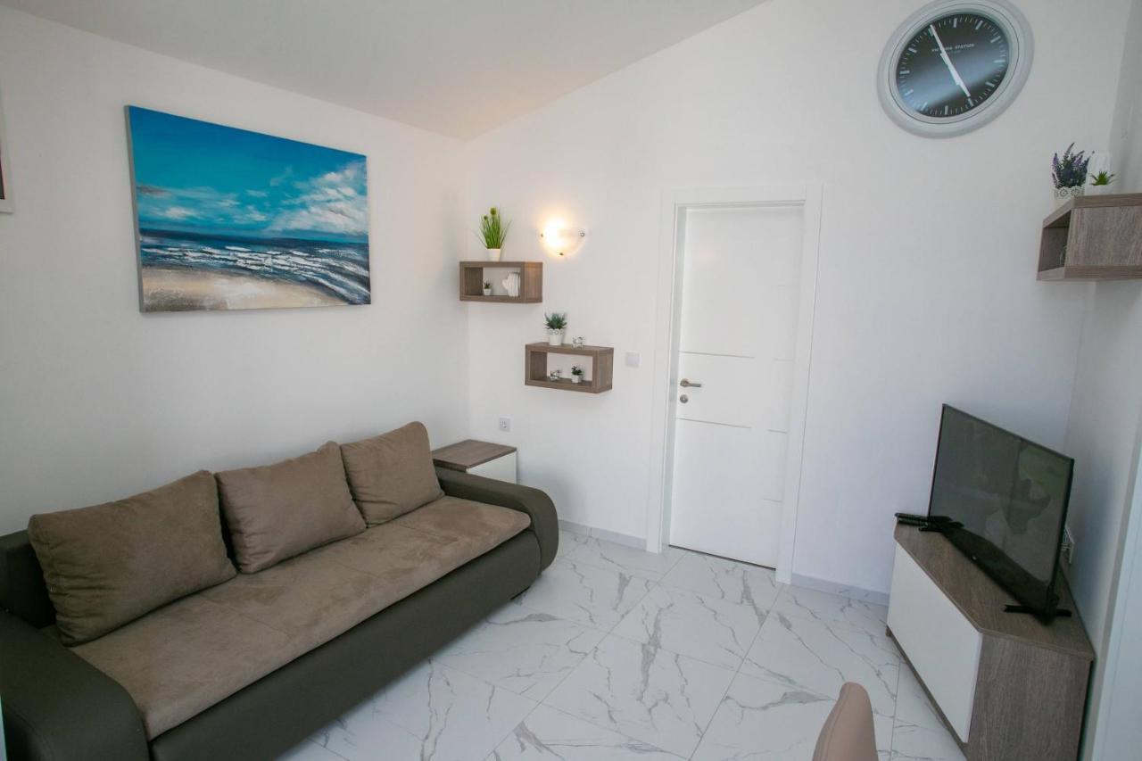 Apartments Sun Dance With Heated Pool 노바야 외부 사진