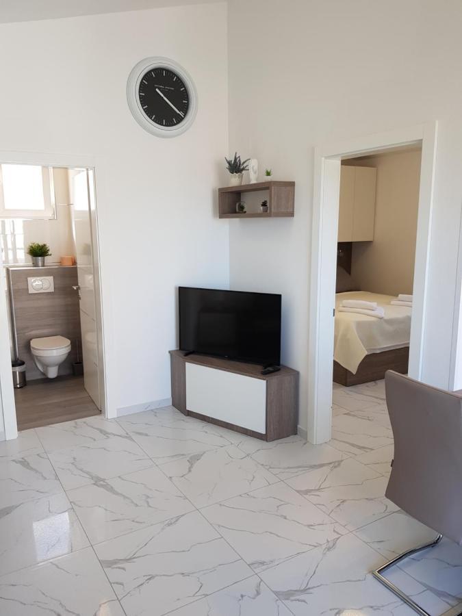 Apartments Sun Dance With Heated Pool 노바야 외부 사진