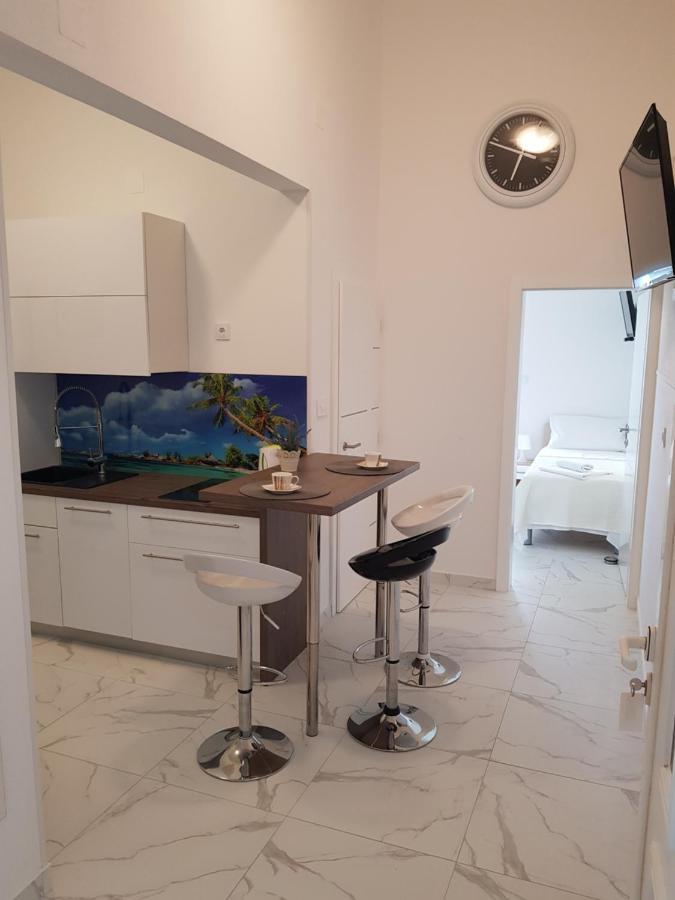 Apartments Sun Dance With Heated Pool 노바야 외부 사진