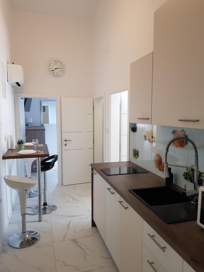 Apartments Sun Dance With Heated Pool 노바야 외부 사진