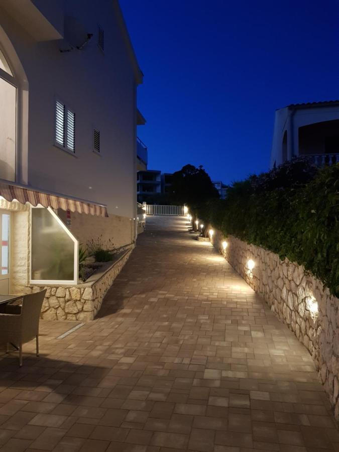 Apartments Sun Dance With Heated Pool 노바야 외부 사진