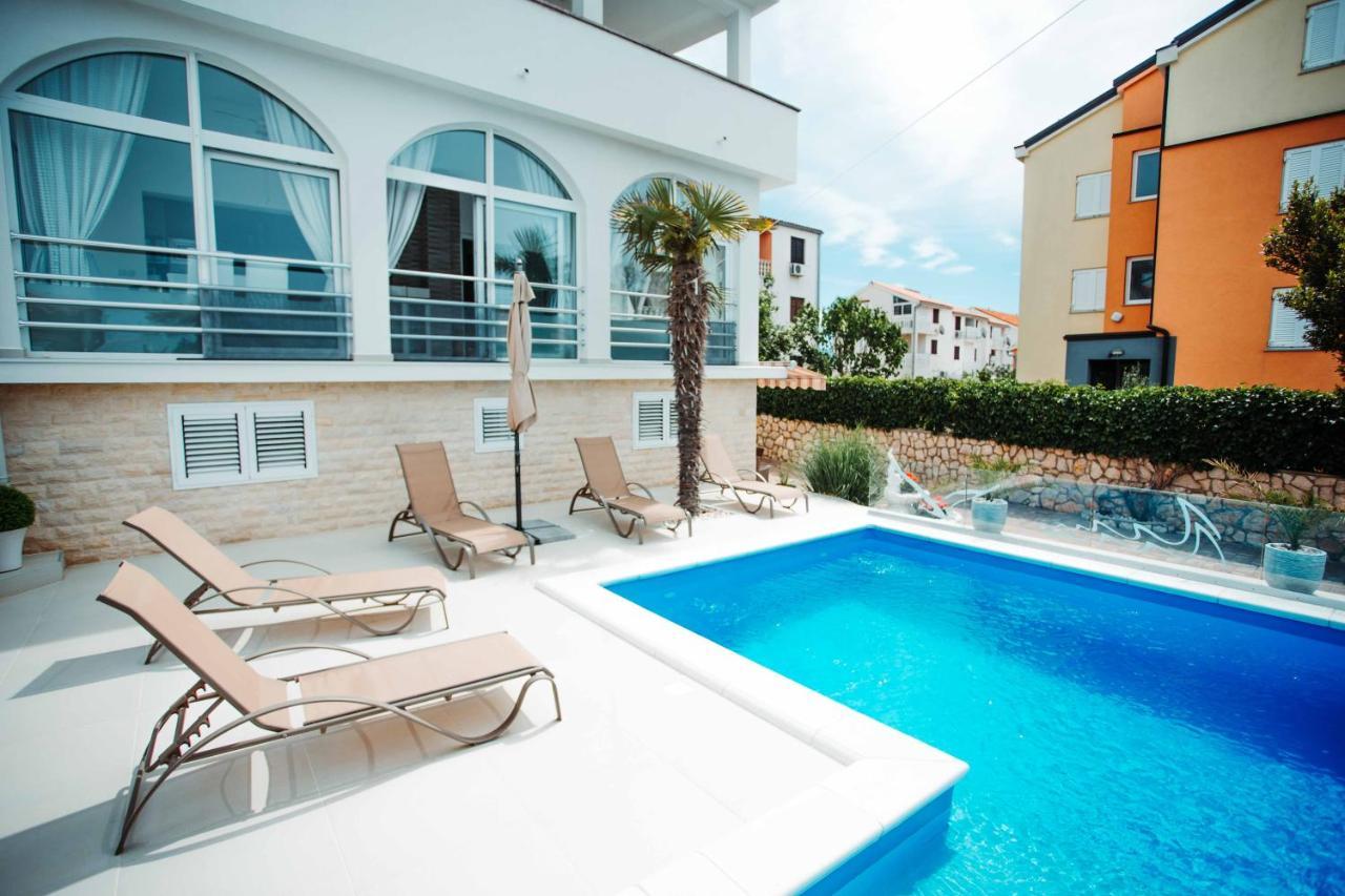 Apartments Sun Dance With Heated Pool 노바야 외부 사진