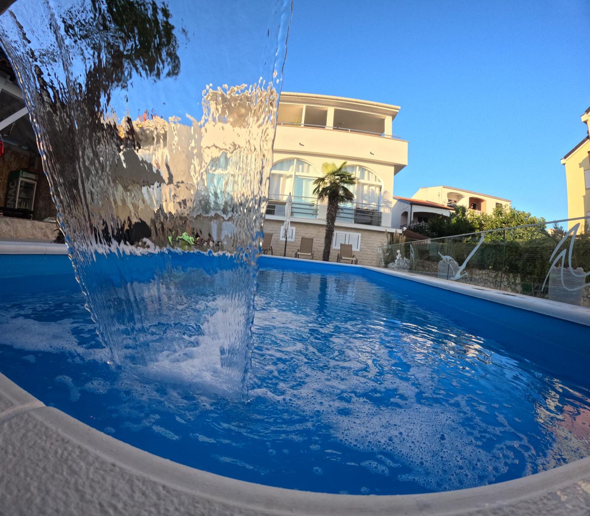 Apartments Sun Dance With Heated Pool 노바야 외부 사진